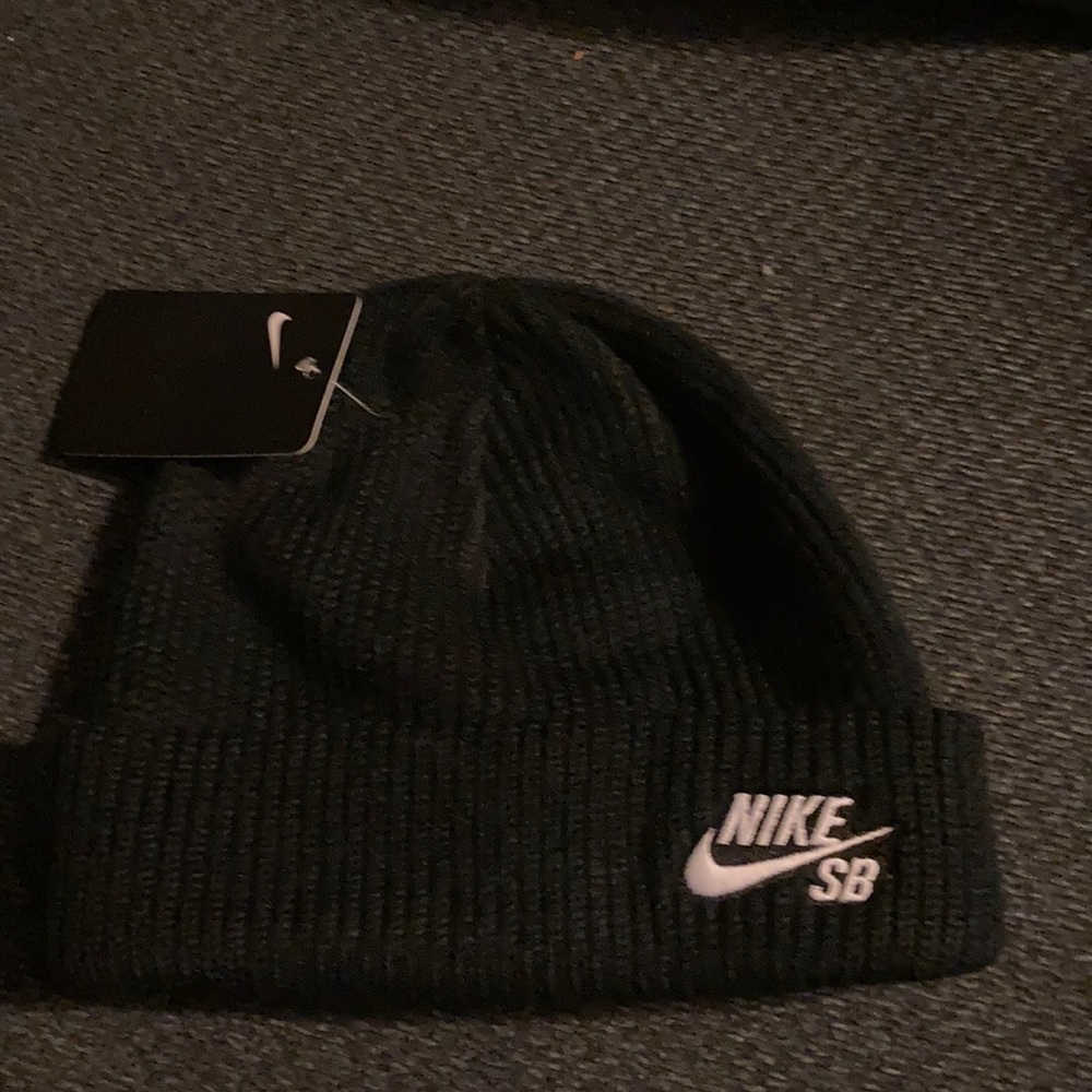 Mens or women’s Nike beanie